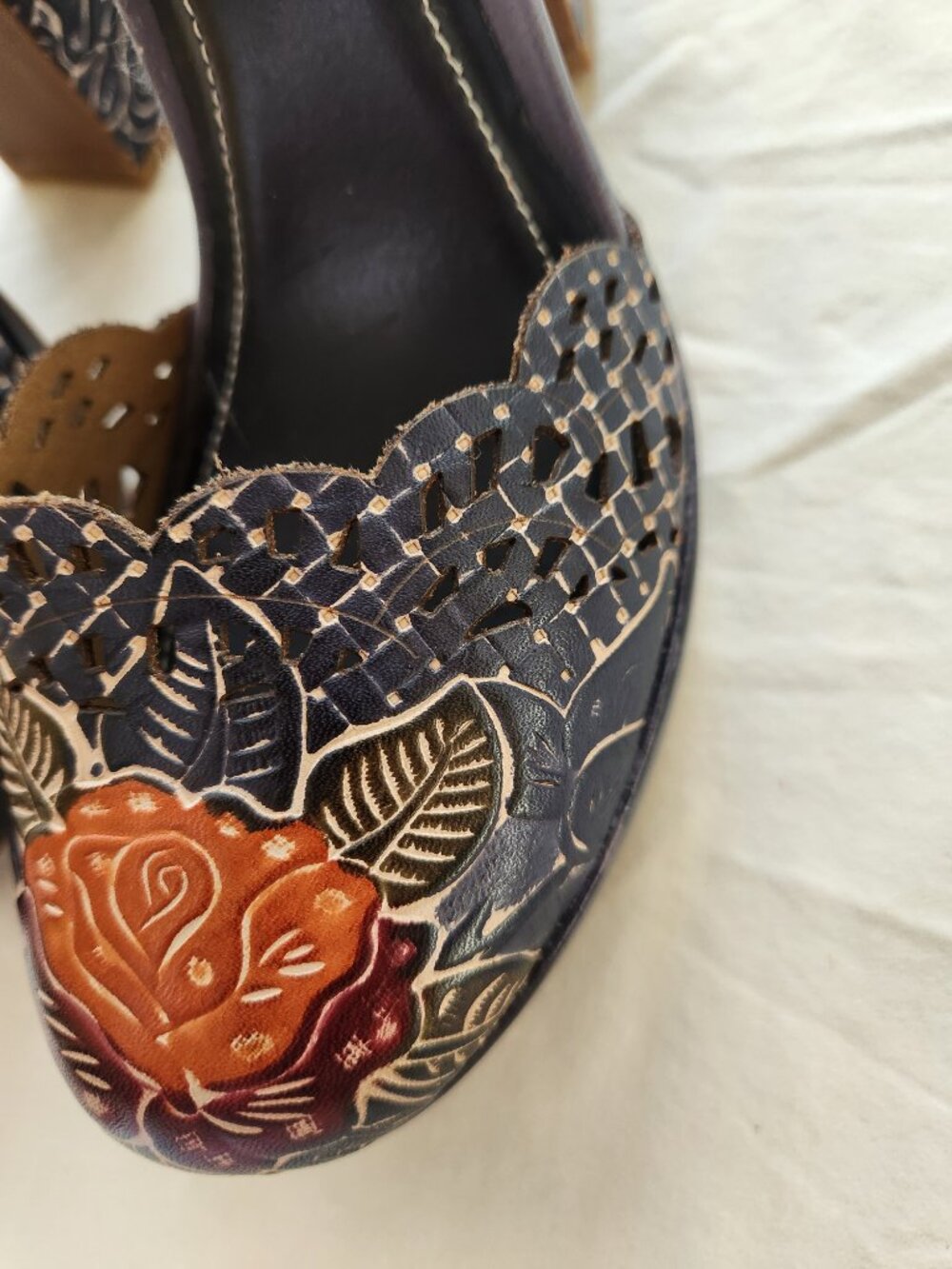 L'Artiste by Spring Step Debbihary Sandal/Heels Navy Multi Size 36 US 5.5-6 NIB - Picture 8 of 16